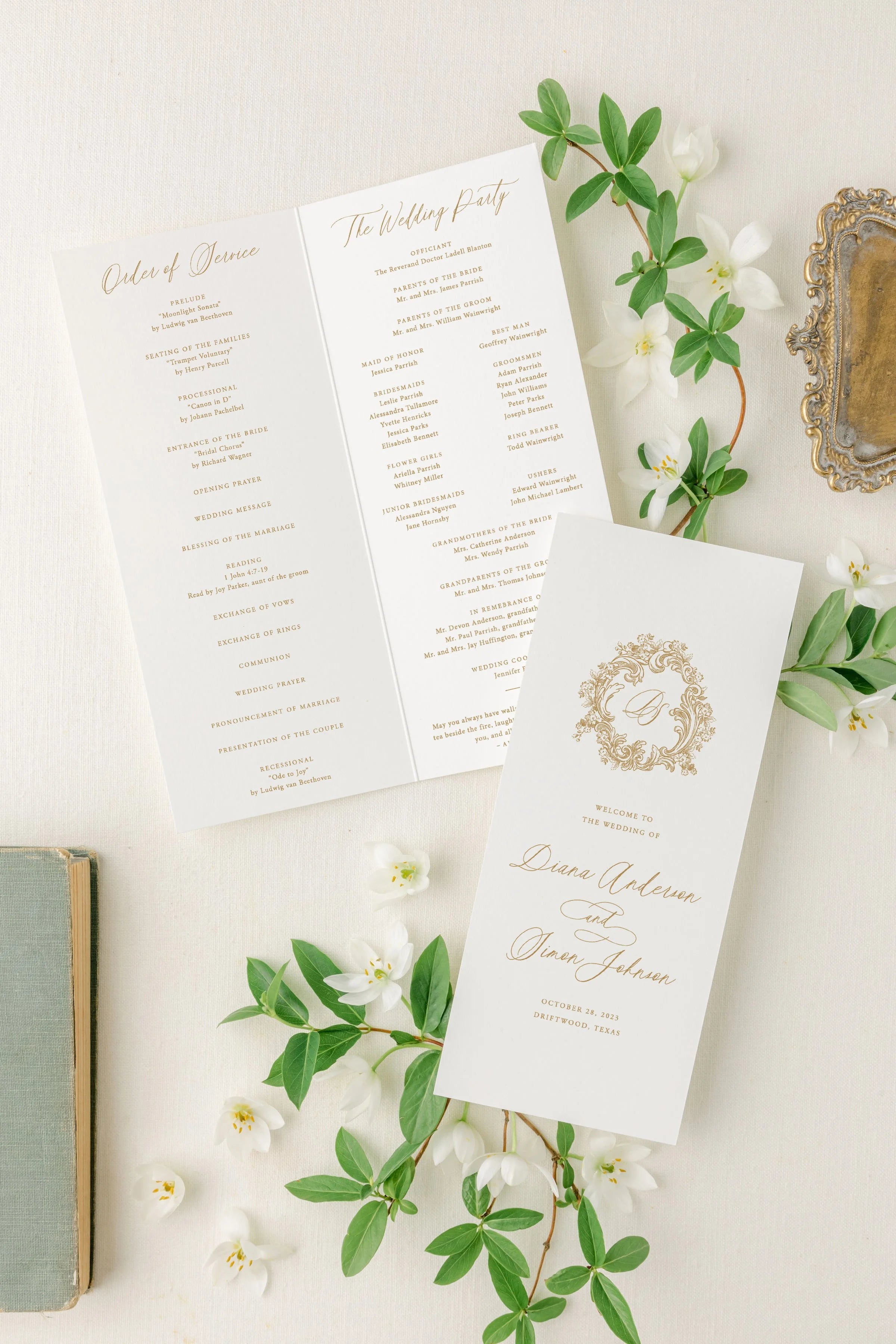 Tavi | Folded Wedding Programs