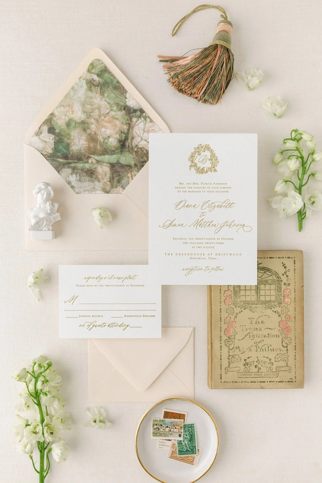 Tavi | Wedding Invitation with RSVP